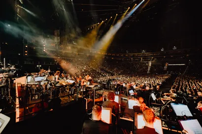 Concert finale with full orchestra